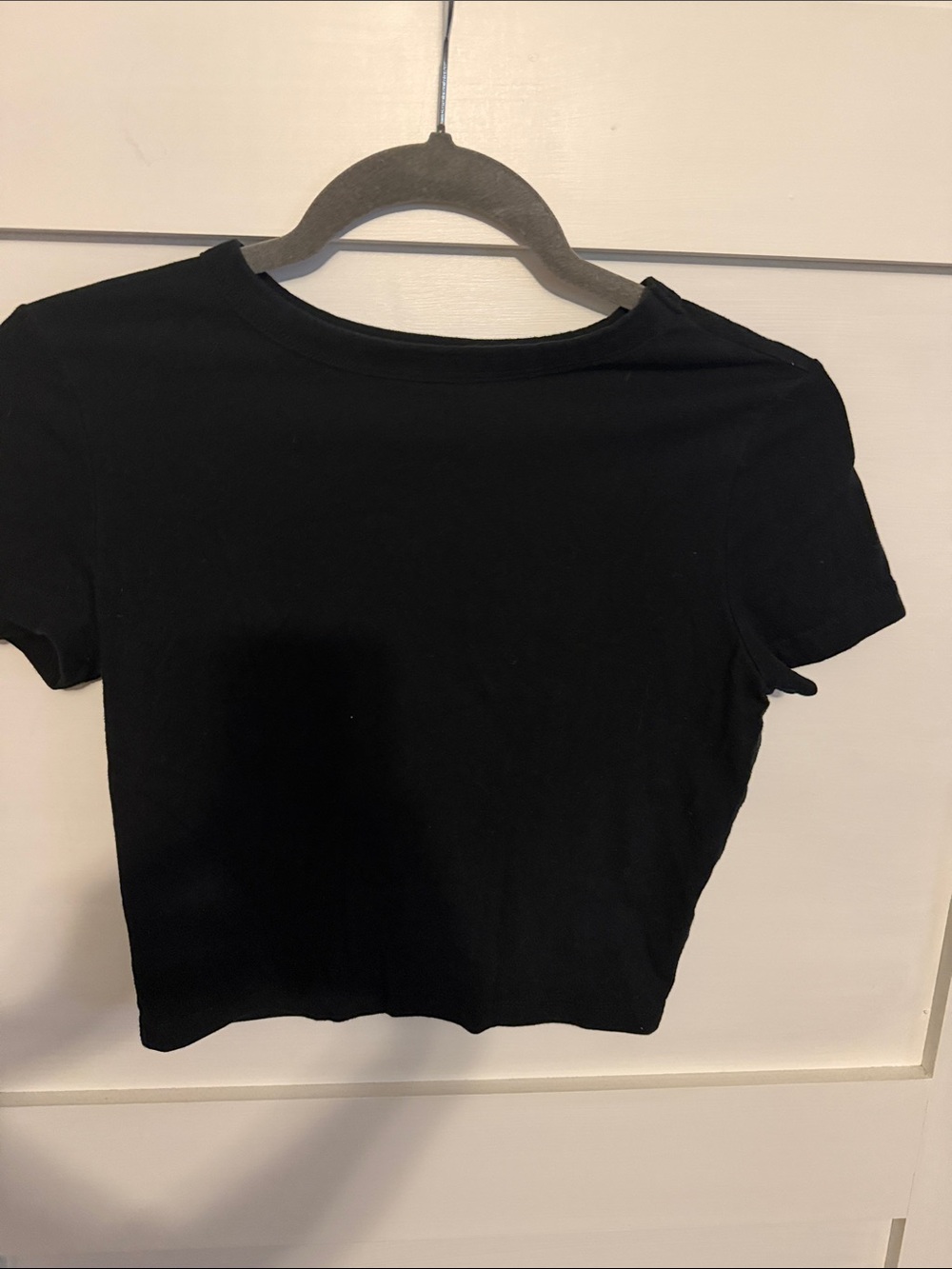 Black Short Sleeve Crop Top - Women's Basic Tee